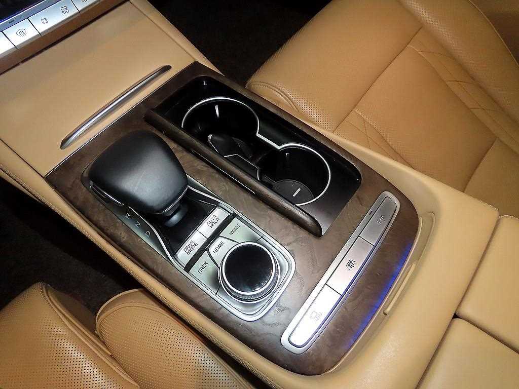 KIA K9 - Vista 12