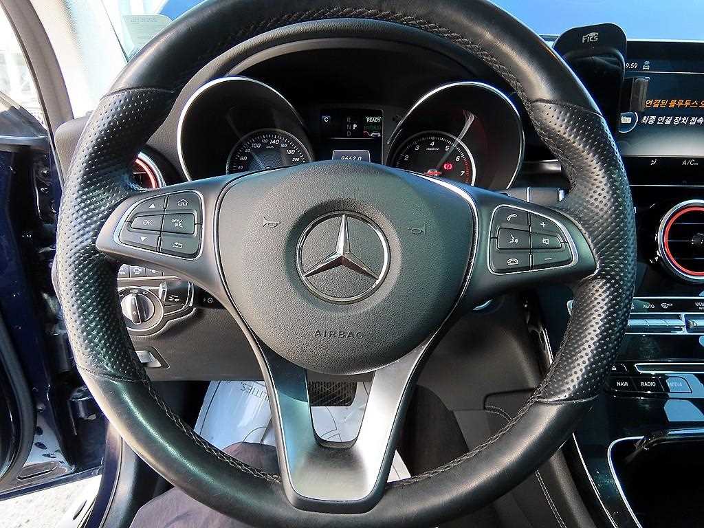 Mercedes Benz GLC Class - Vista 8