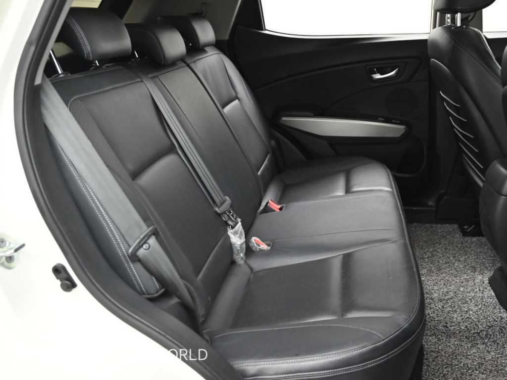 Ssangyong Tivoli - Vista 12