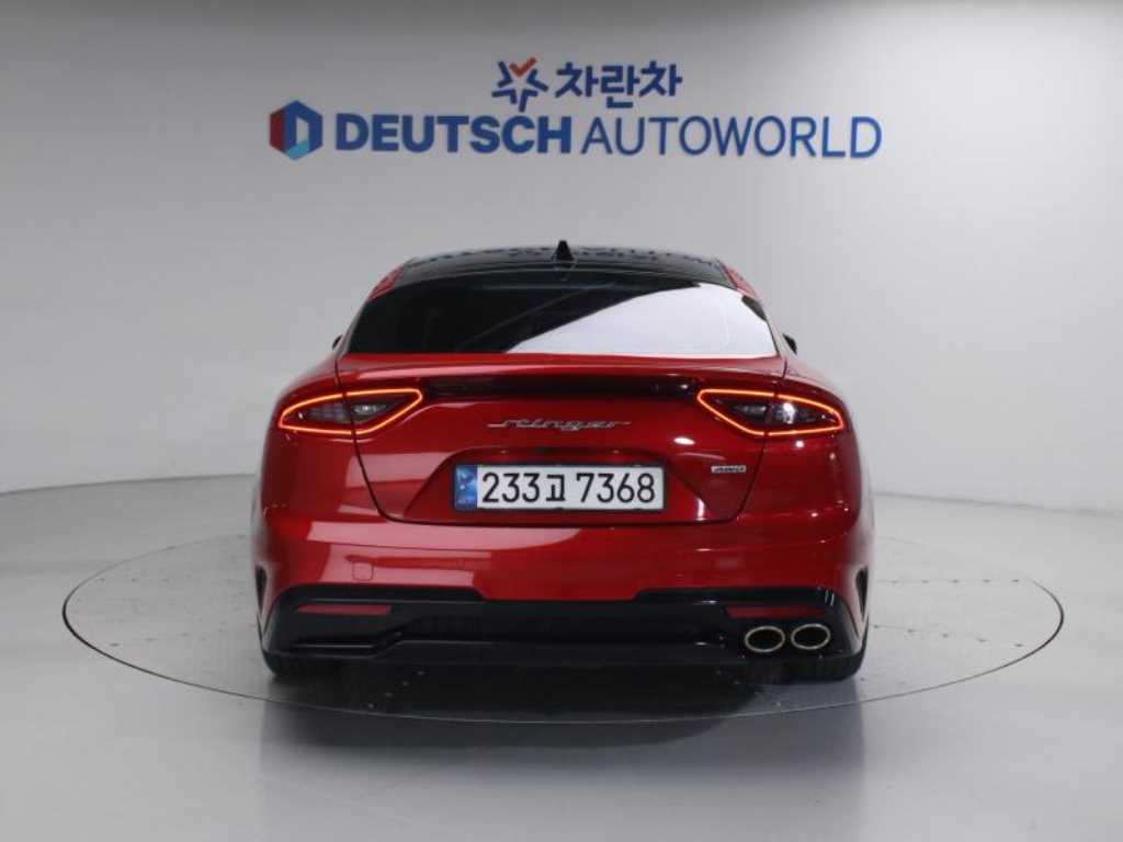 KIA Stinger - Vista 5