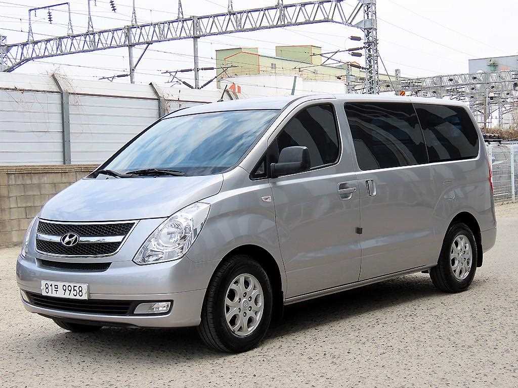 HYUNDAI Starex - Vista 2
