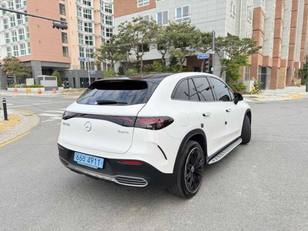 Mercedes Benz EQE - Vista 9