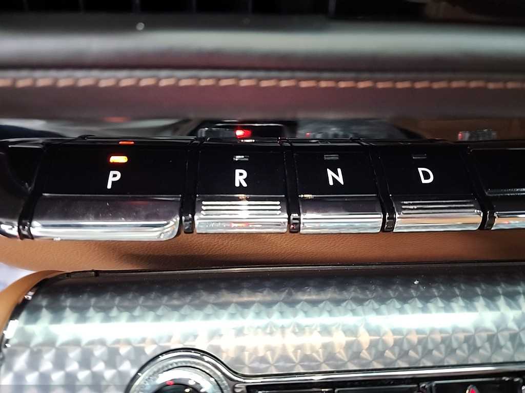Lincoln Aviator - Vista 8
