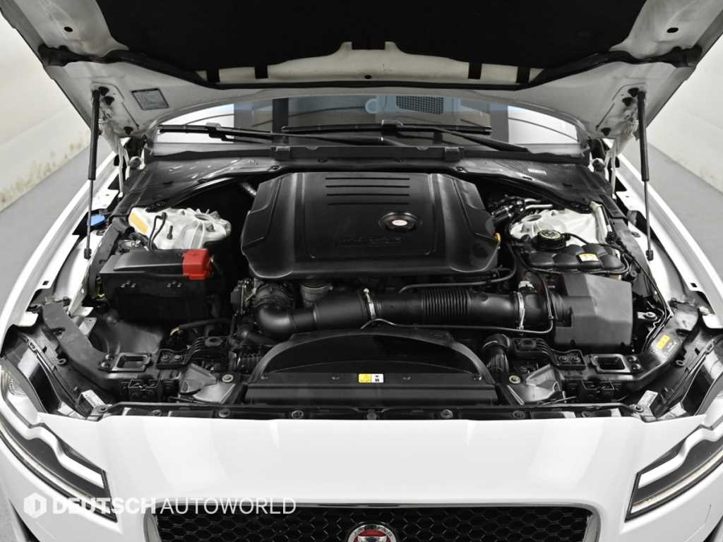 Jaguar XF - Vista 6