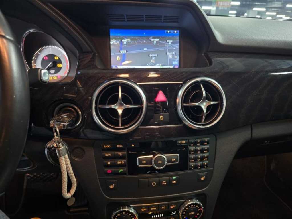 Mercedes Benz GLK Class - Vista 12