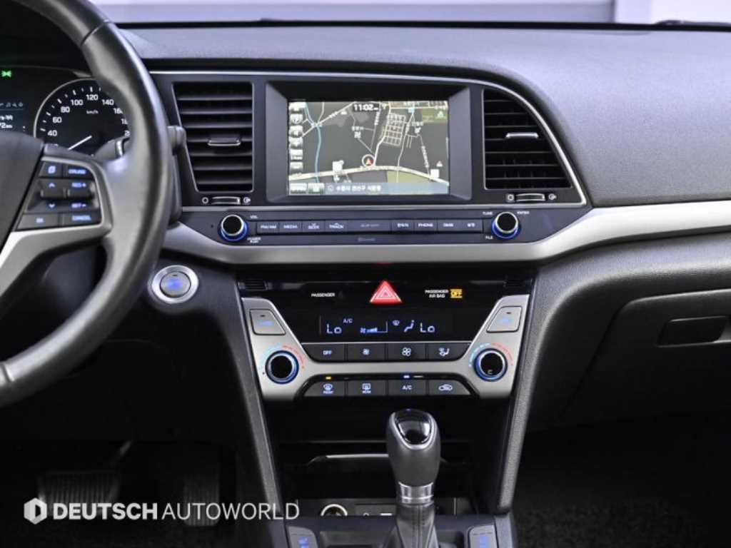 HYUNDAI Avante 2017 Blanco - Importación desde Corea - HF Imports Iquique - Foto 14