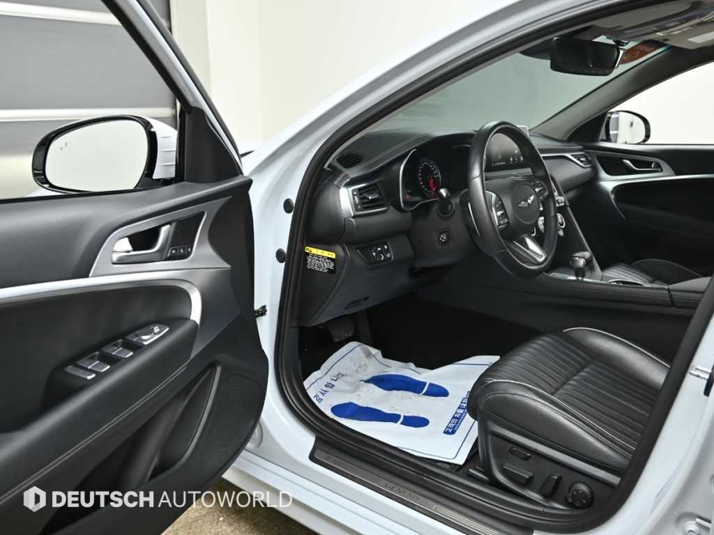 Genesis G70 - Vista 11