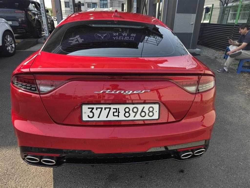 KIA Stinger - Vista 4