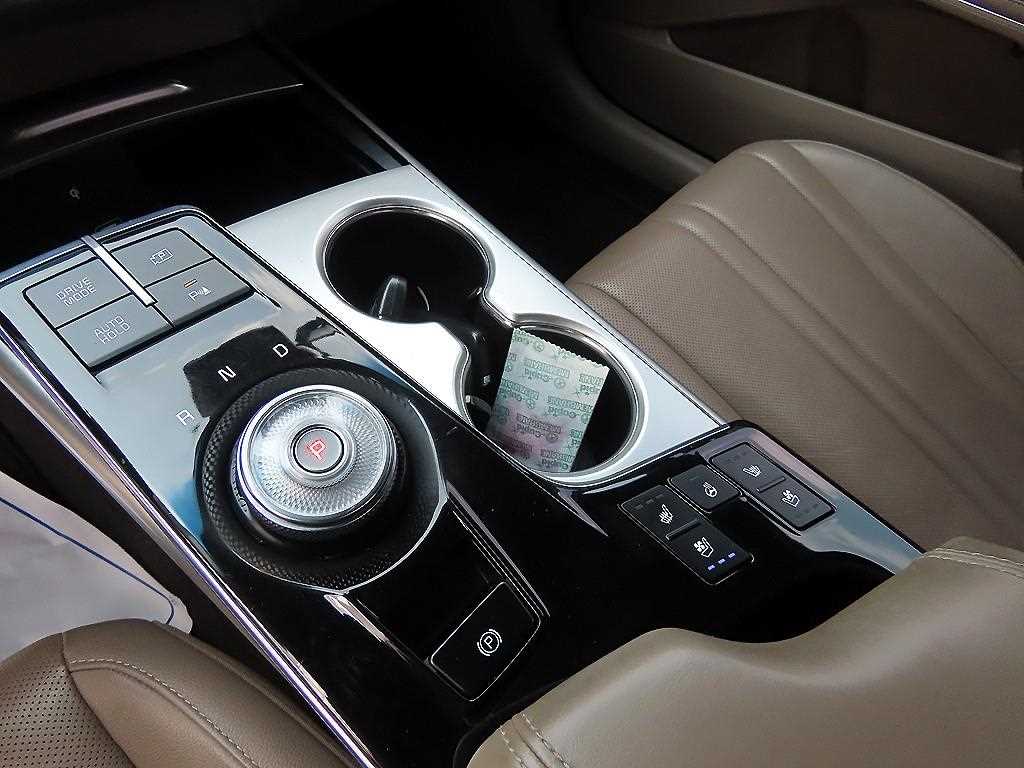 KIA K8 - Vista 10
