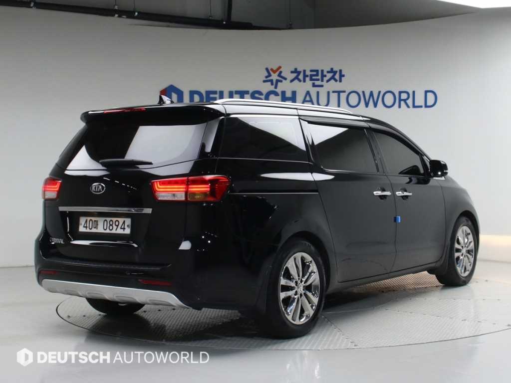 KIA Carnival - Vista 2