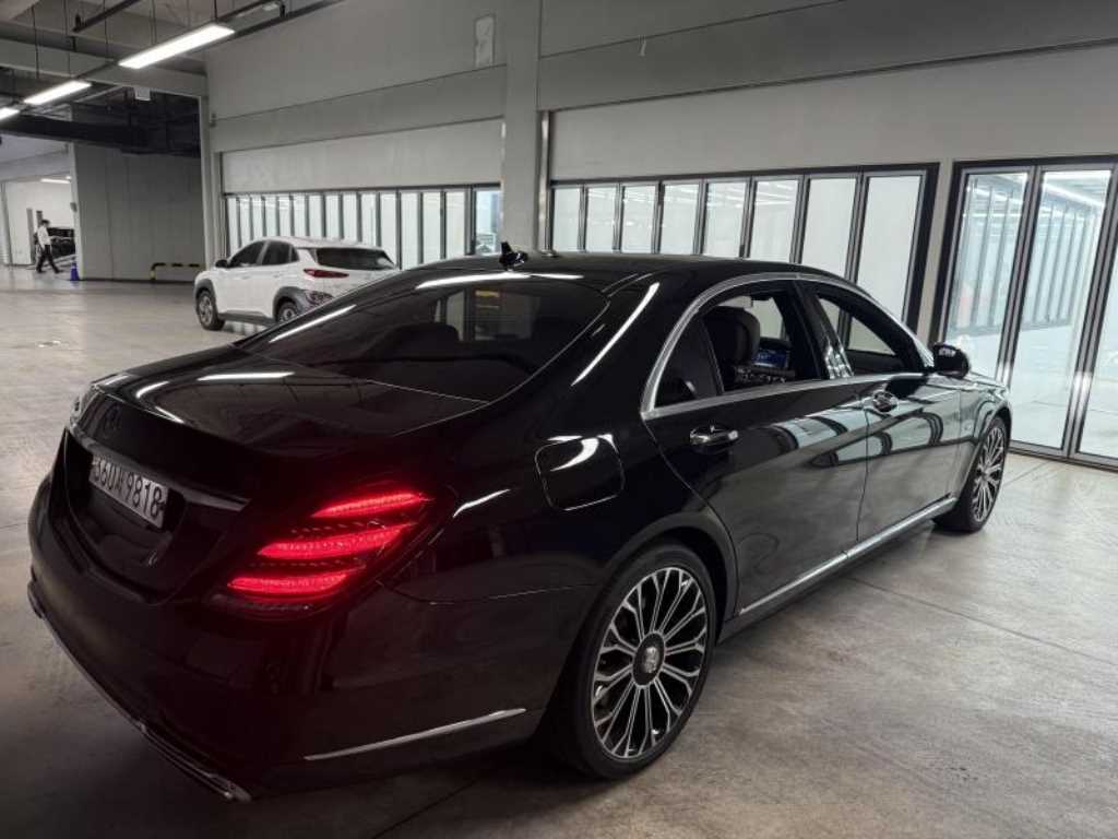 Mercedes Benz S Class - Vista 4