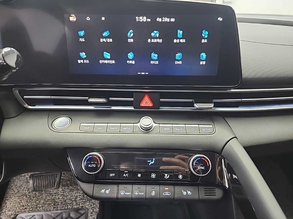HYUNDAI Avante - Vista 10