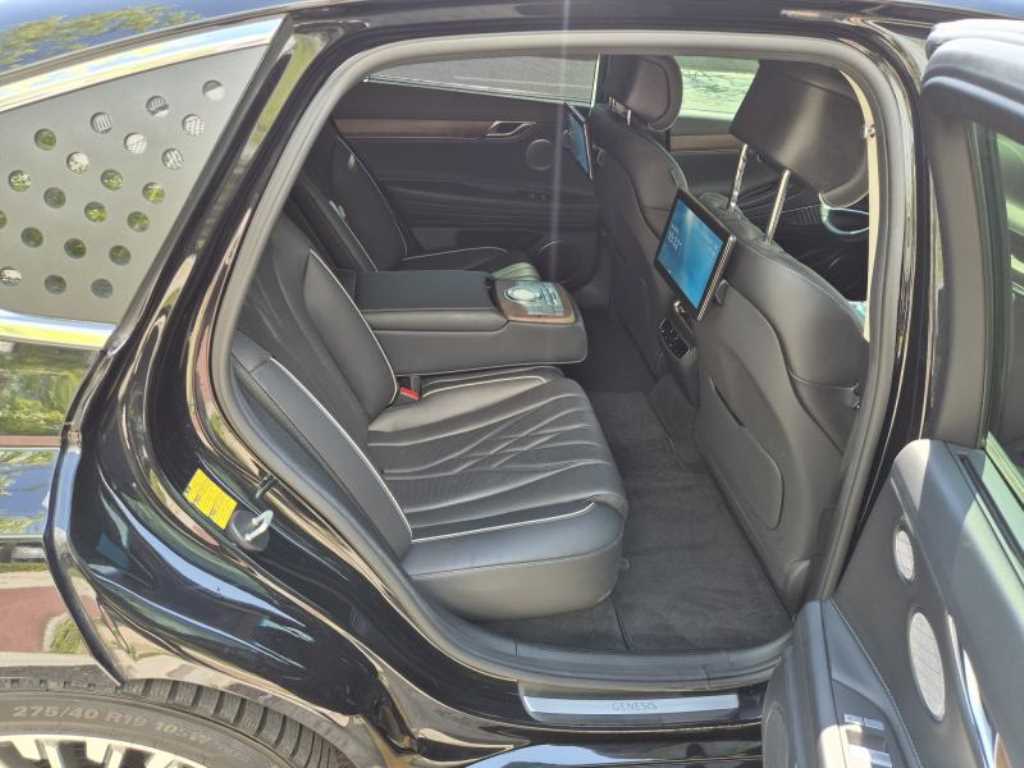 Genesis G80 - Vista 9