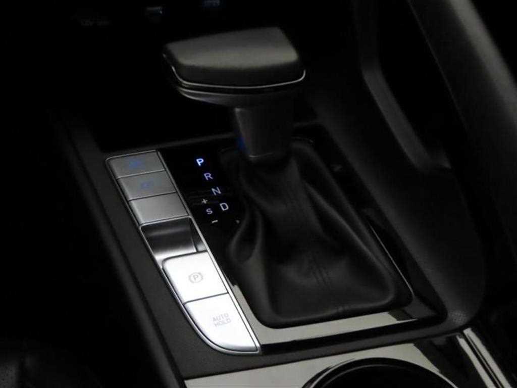 HYUNDAI Avante - Vista 10
