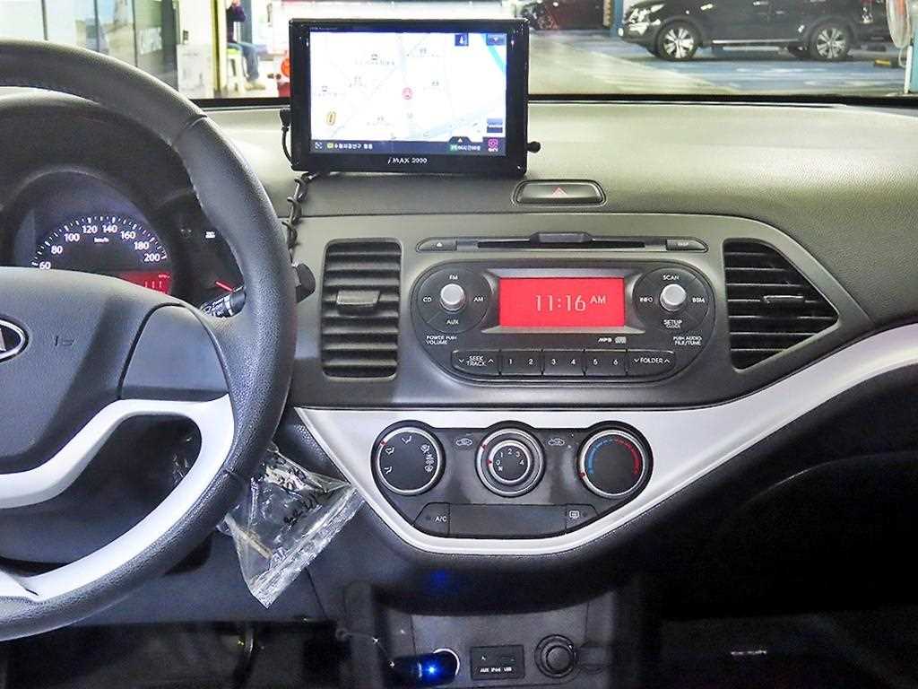 KIA Morning - Vista 11