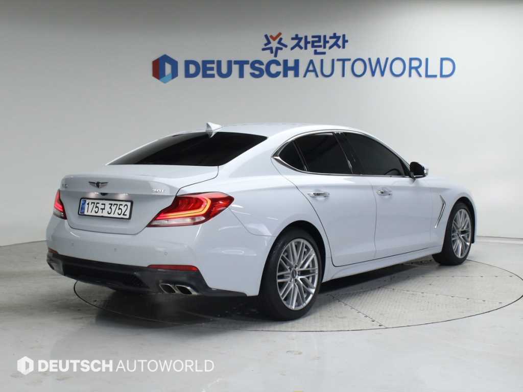 Genesis G70 - Vista 2