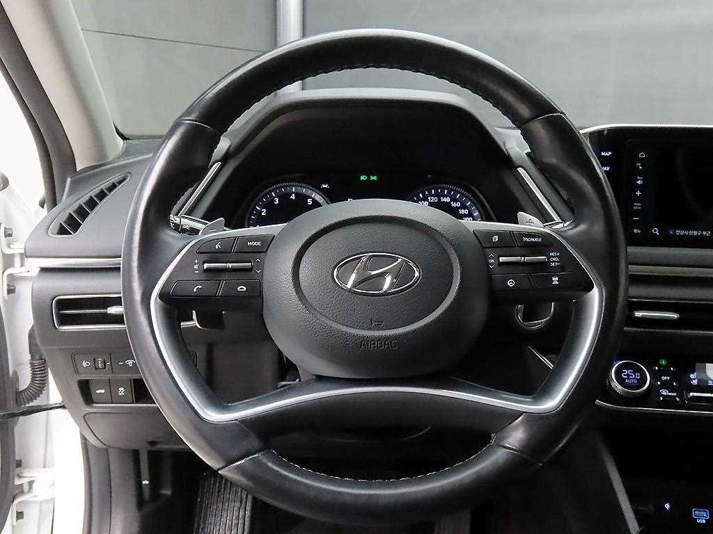 HYUNDAI Sonata - Vista 9