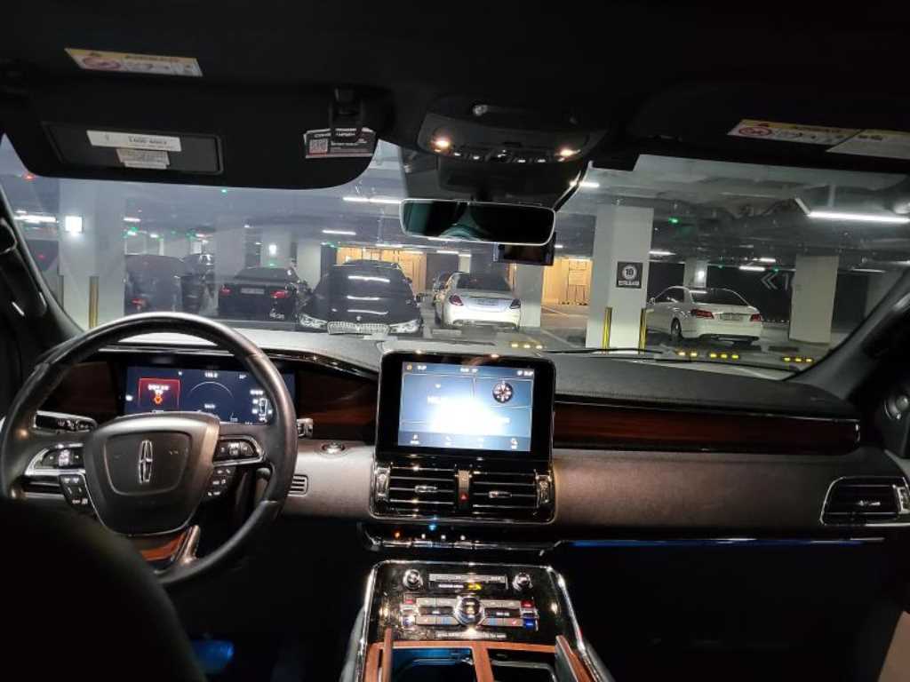 Lincoln Navigator - Vista 7