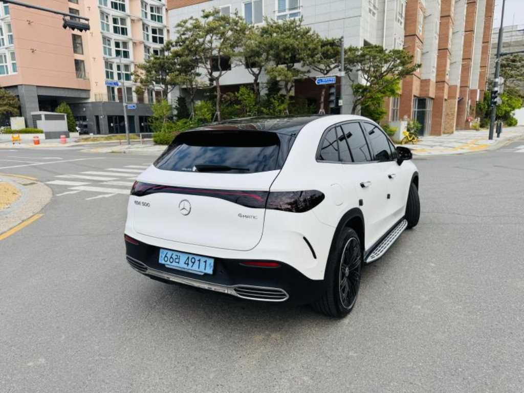Mercedes Benz EQE - Vista 10