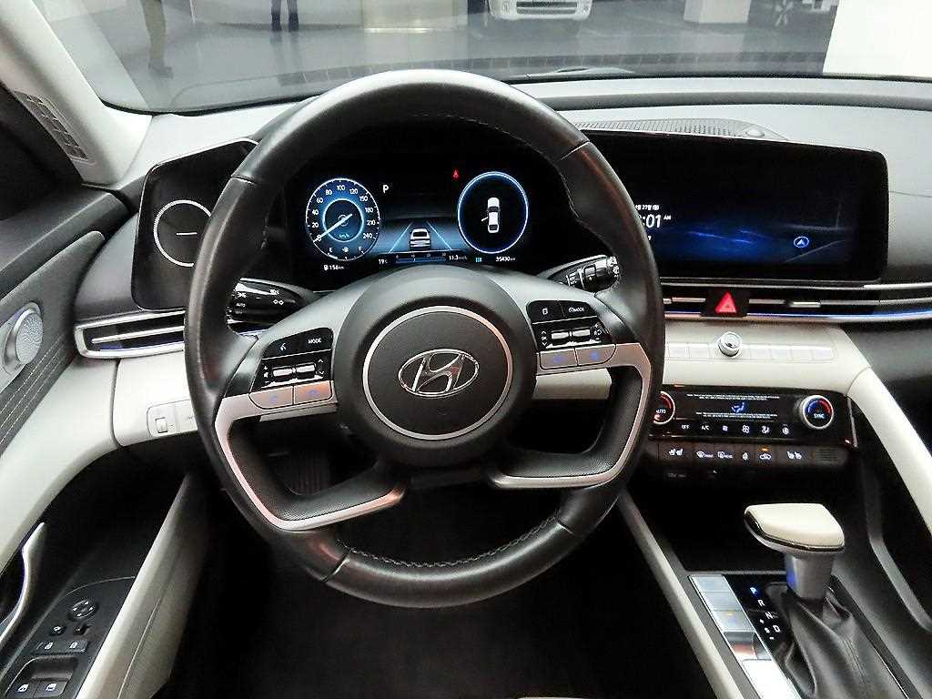 HYUNDAI Avante - Vista 7
