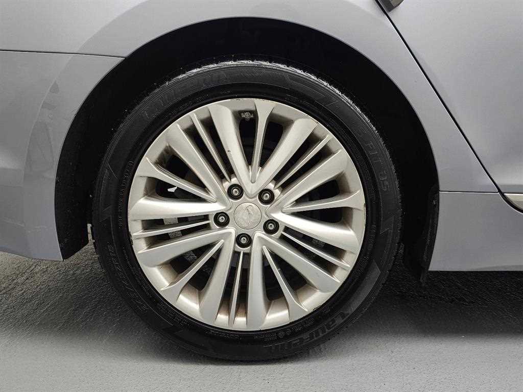 HYUNDAI Aslan - Vista 5