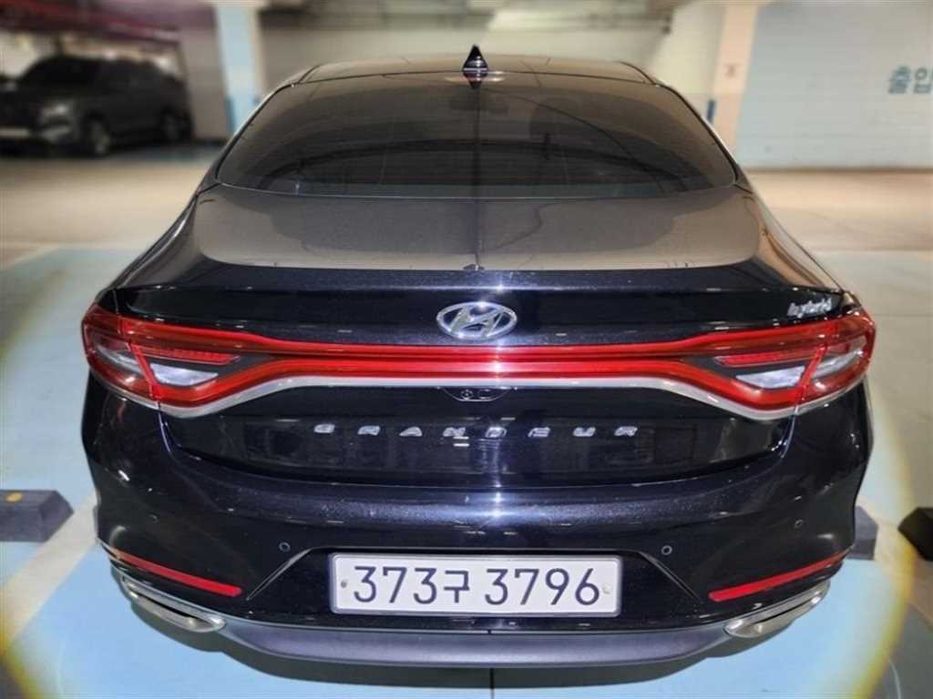 HYUNDAI Grandeur - Vista 4