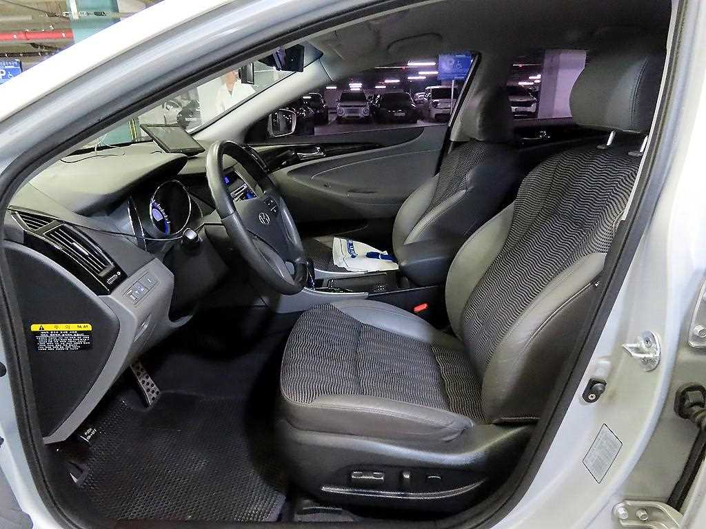 HYUNDAI Sonata - Vista 9