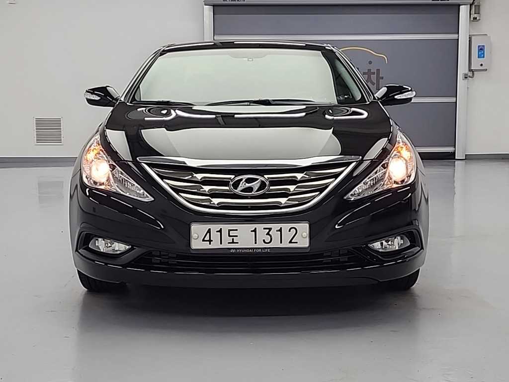 HYUNDAI Sonata - Vista 2