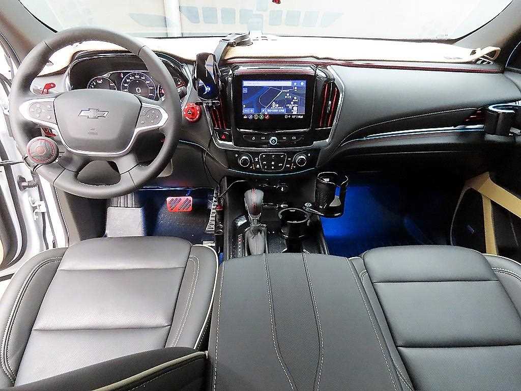 Chevrolet Travers - Vista 7