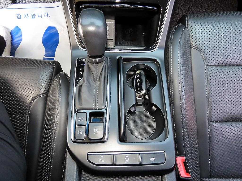 HYUNDAI Grandeur - Vista 11