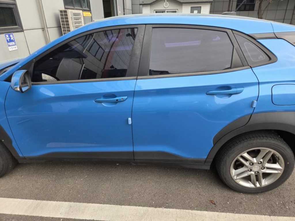HYUNDAI Kona - Vista 5