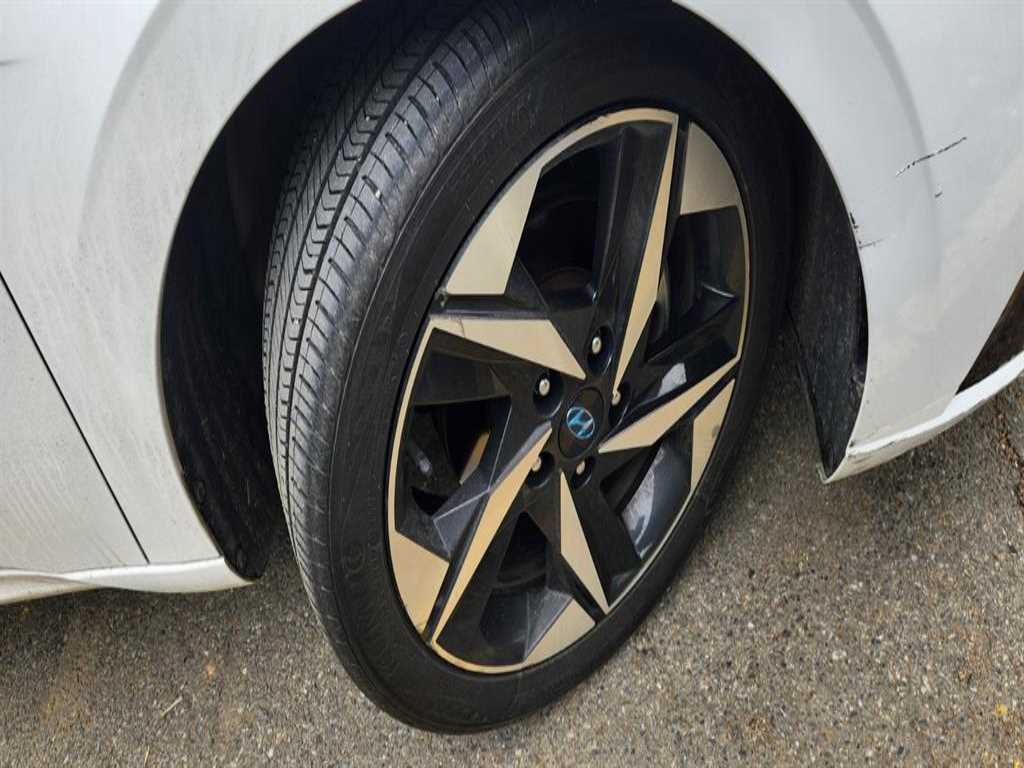 HYUNDAI Avante - Vista 7