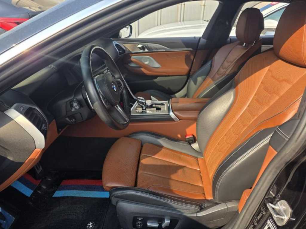 BMW 8 Series - Vista 3