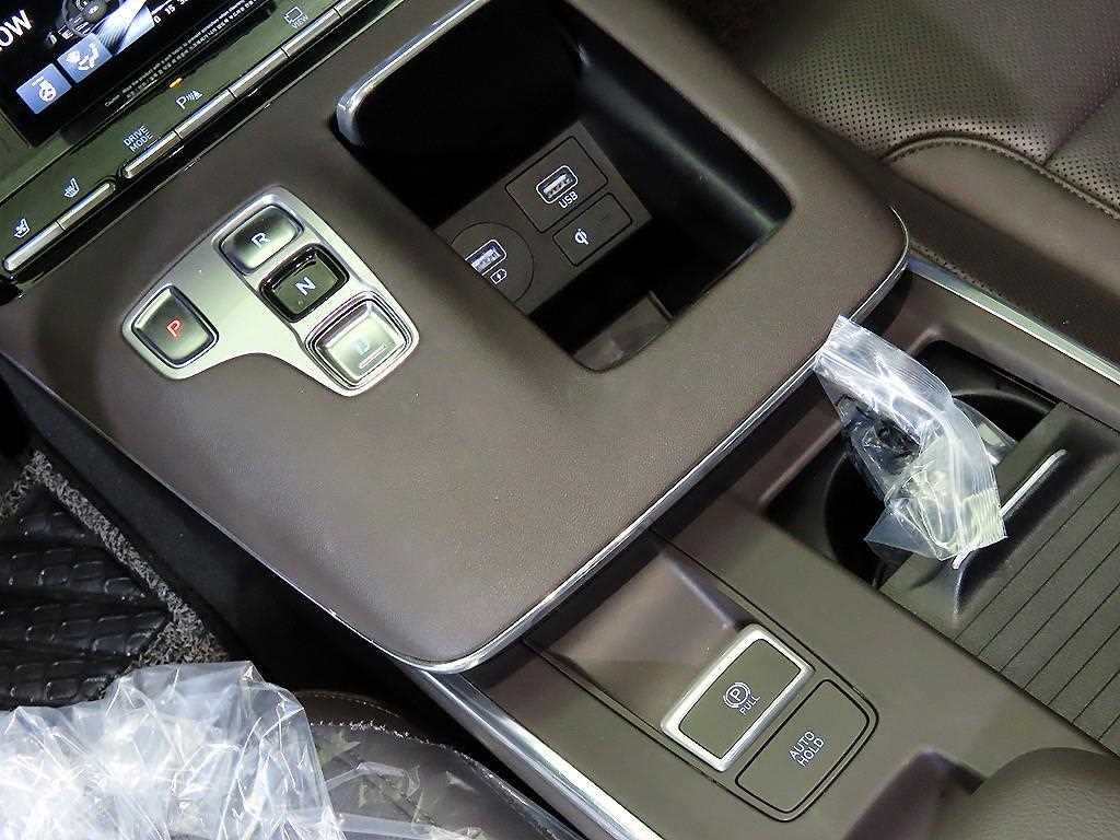 HYUNDAI Grandeur - Vista 12