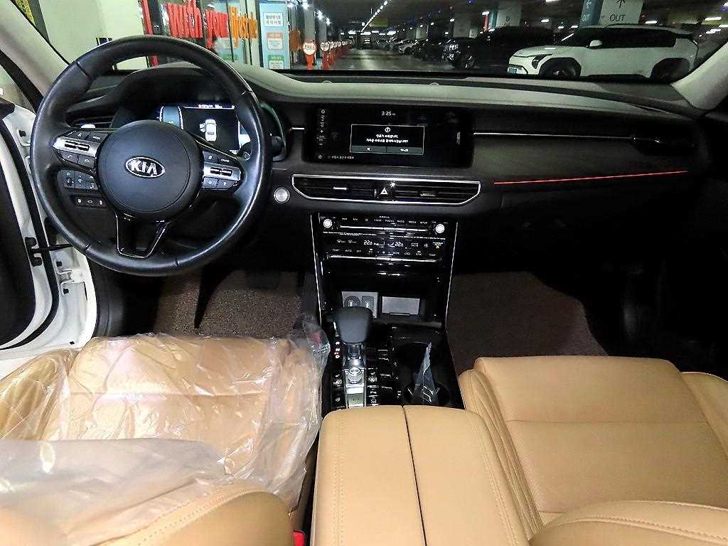KIA K7 - Vista 10