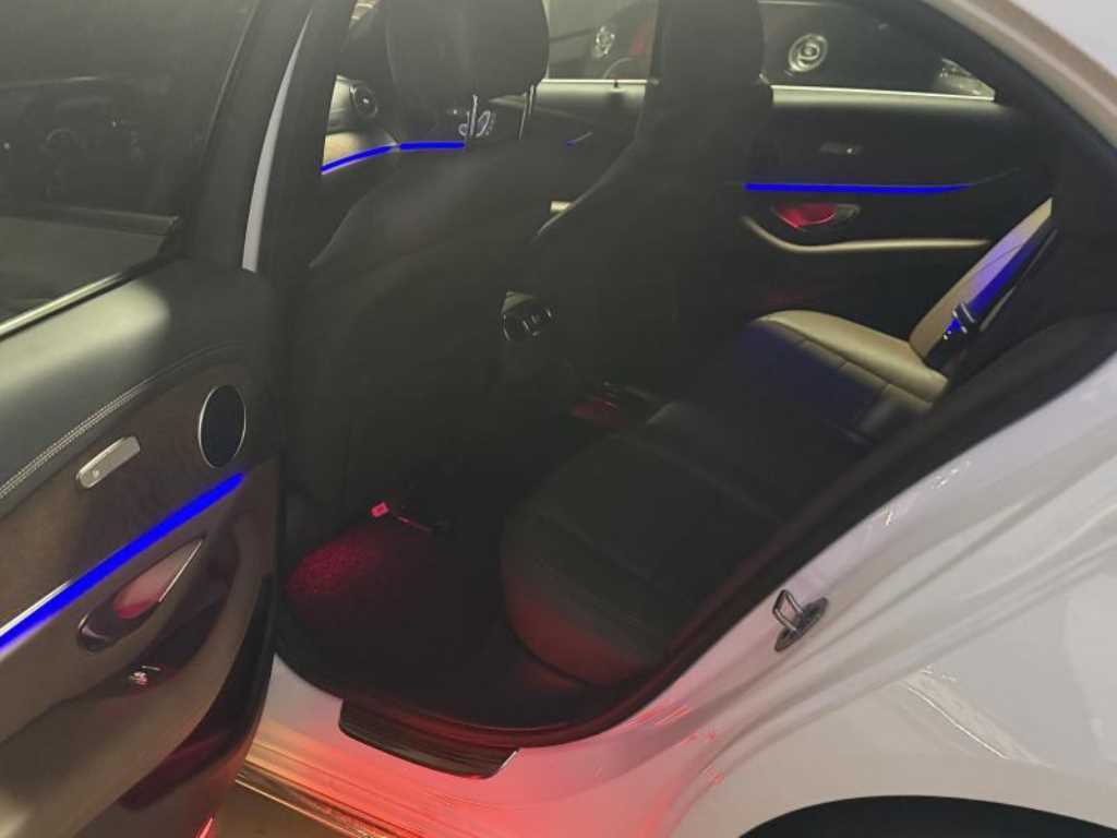 Mercedes Benz E class - Vista 9