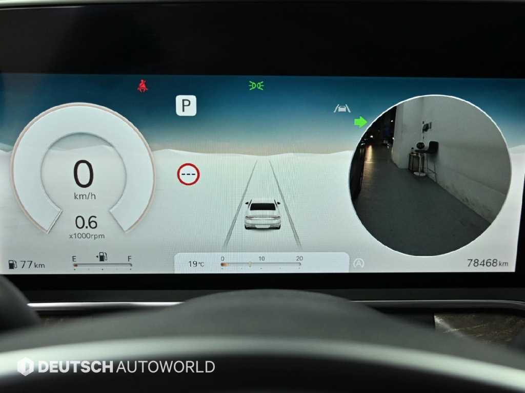 Genesis G90 - Vista 8