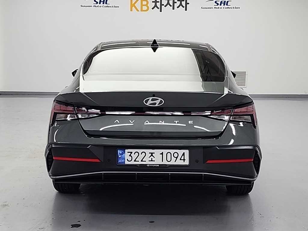 HYUNDAI Avante - Vista 3