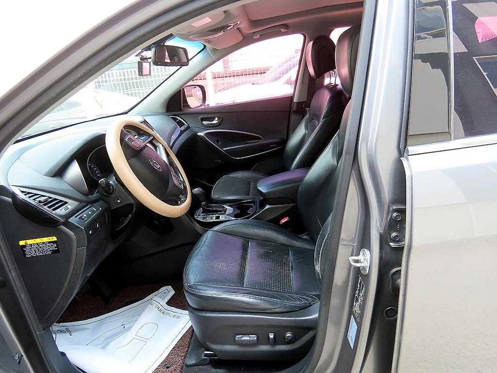 HYUNDAI Santa Fe - Vista 5