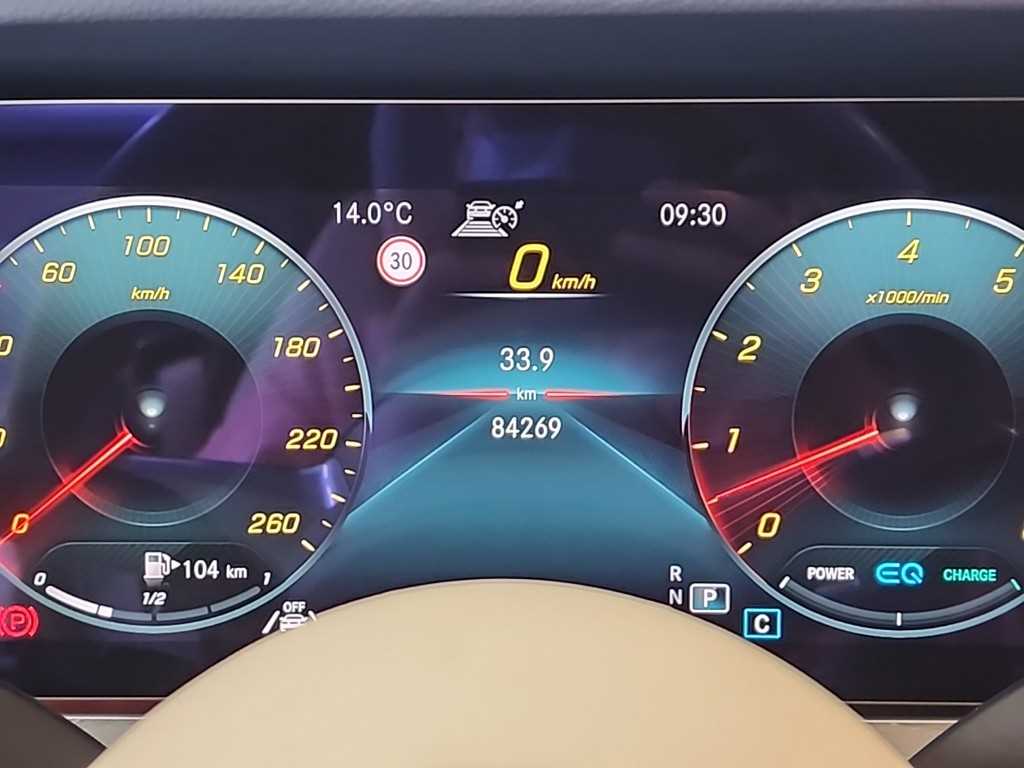 Mercedes Benz E class - Vista 6