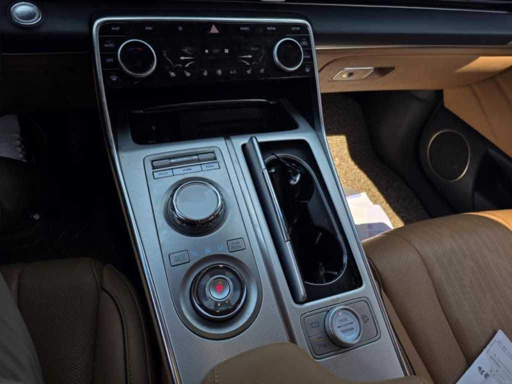 Genesis GV80 - Vista 6