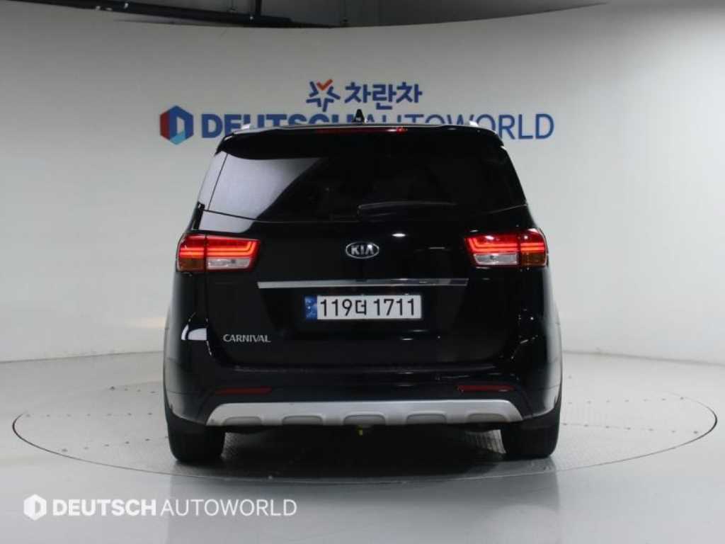 KIA Carnival - Vista 4