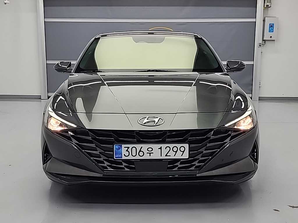 HYUNDAI Avante - Vista 2