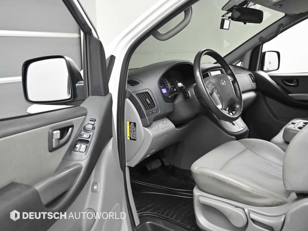 HYUNDAI Starex - Vista 11