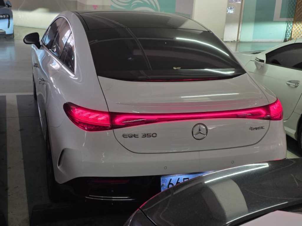 Mercedes Benz EQE - Vista 3