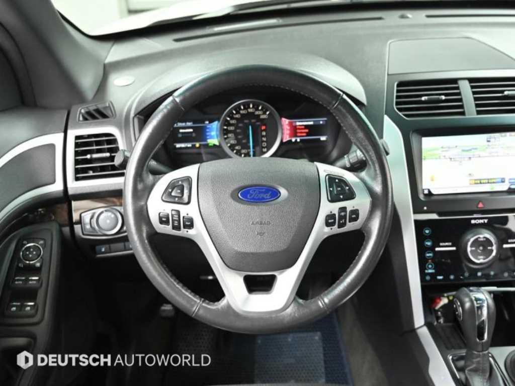 Ford Explorer - Vista 12