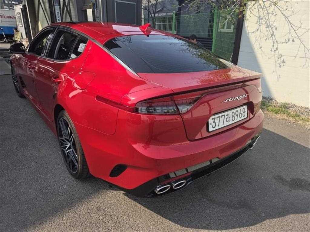 KIA Stinger - Vista 2