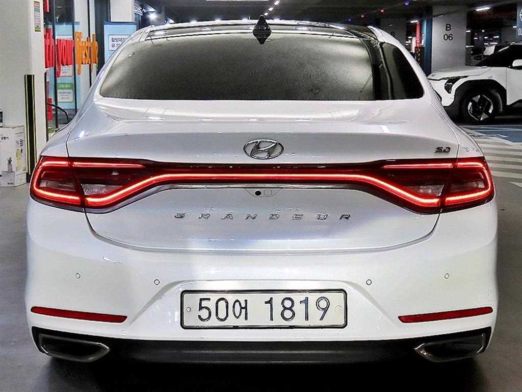 HYUNDAI Grandeur - Vista 5