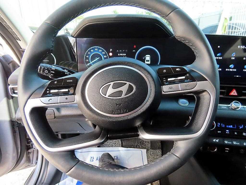 HYUNDAI Avante - Vista 8