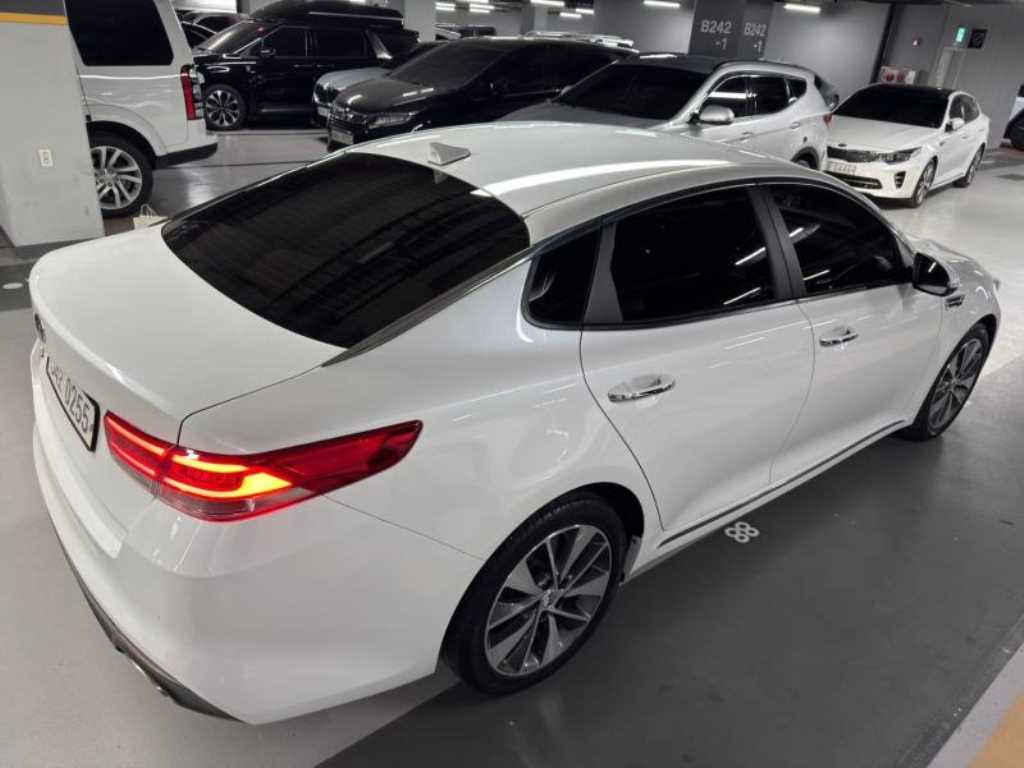 KIA K5 - Vista 5